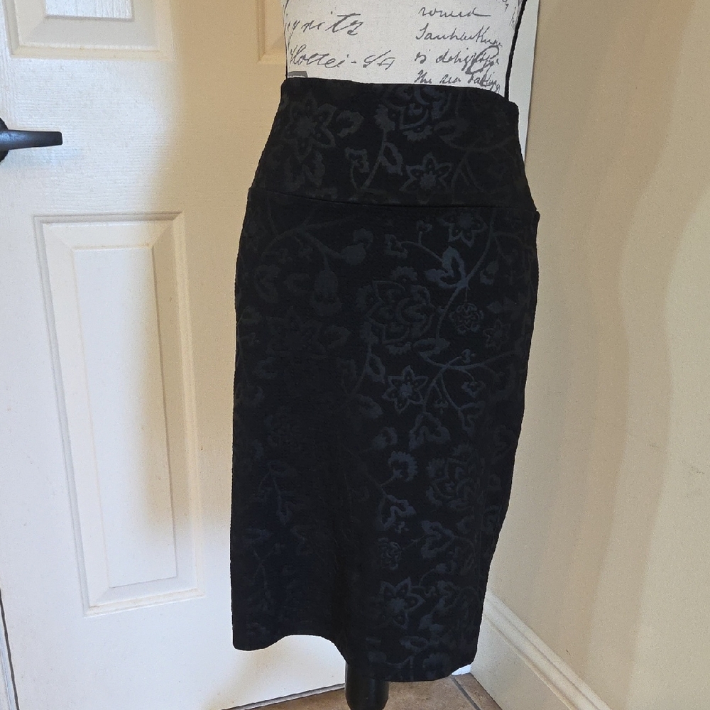 LuLaRoe Elegant Black Floral Pencil Skirt